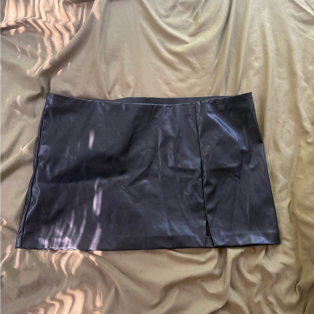 H&M Black Mini Pencil Skirt for Night Out